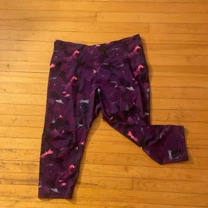 Old Navy Active XXL compression cropped leggings